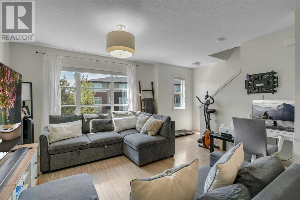 Single Family House for Sale in  Evansridge Park NW Evanston Calgary 