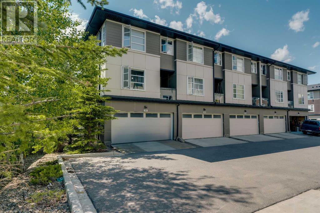 Single Family House for Sale in  Evansridge Park NW Evanston Calgary 
