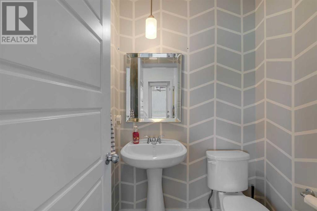 Single Family House for Sale in  Evansridge Park NW Evanston Calgary 