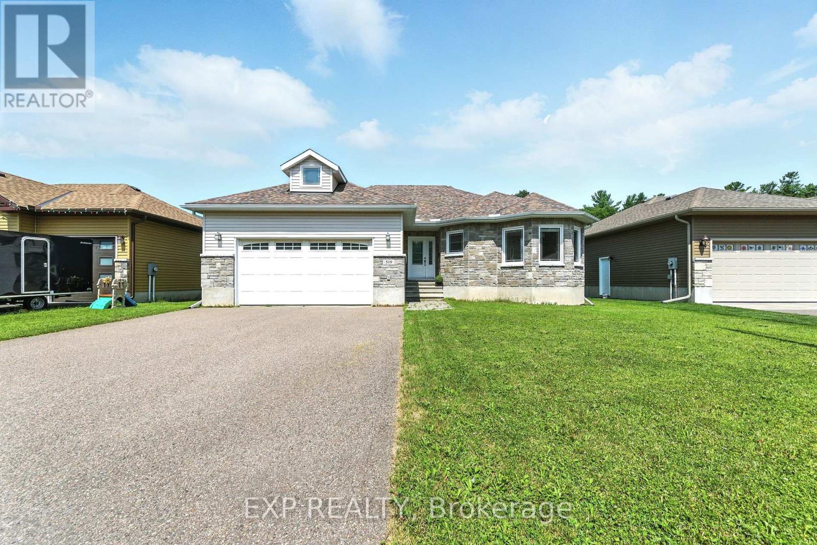 Photo 1 of 519 Coleraine Drive, Renfrew ON