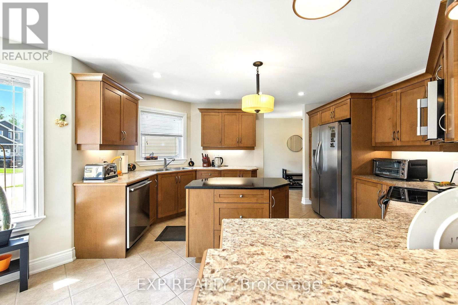 Photo 5 of 519 Coleraine Drive, Renfrew ON