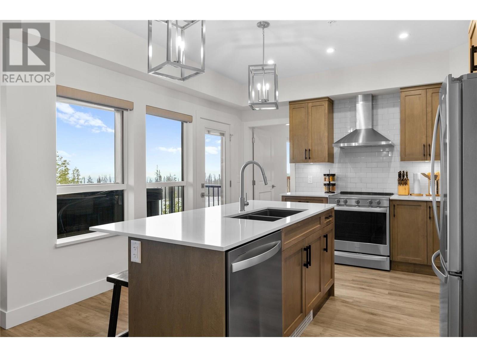 2D 5075 Snowbird Way, Big White