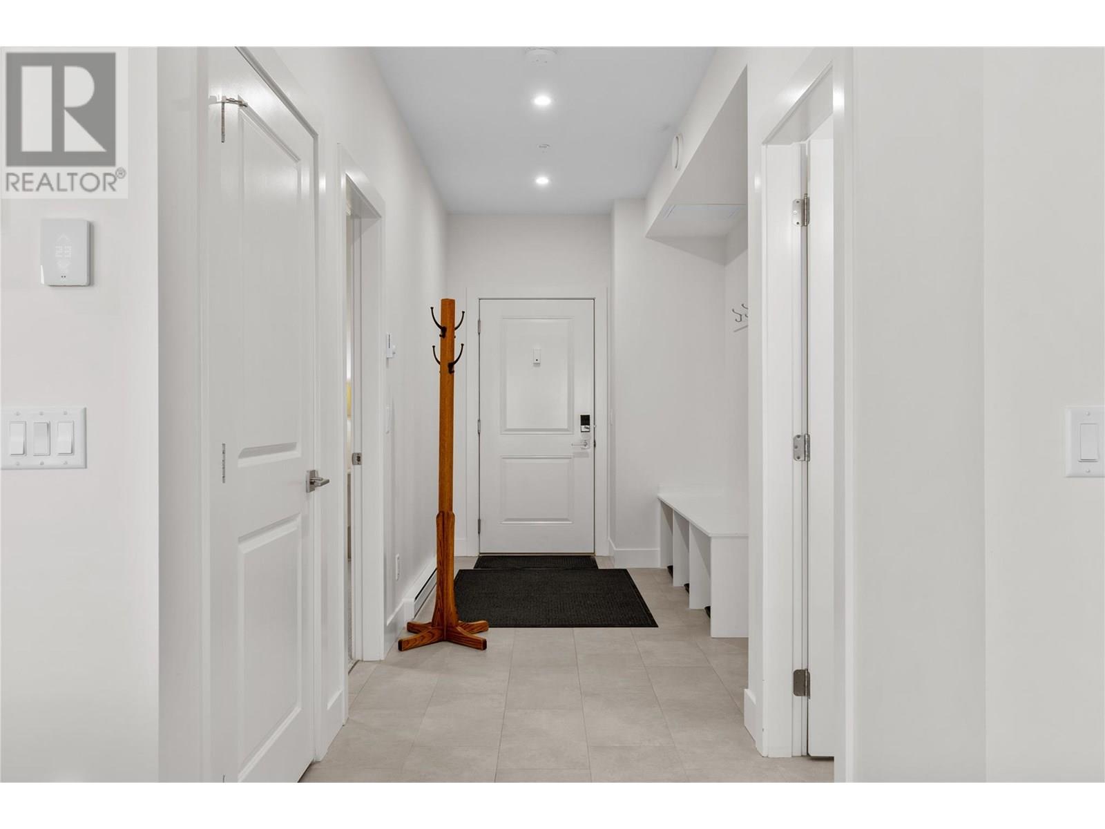 2D 5075 Snowbird Way, Big White