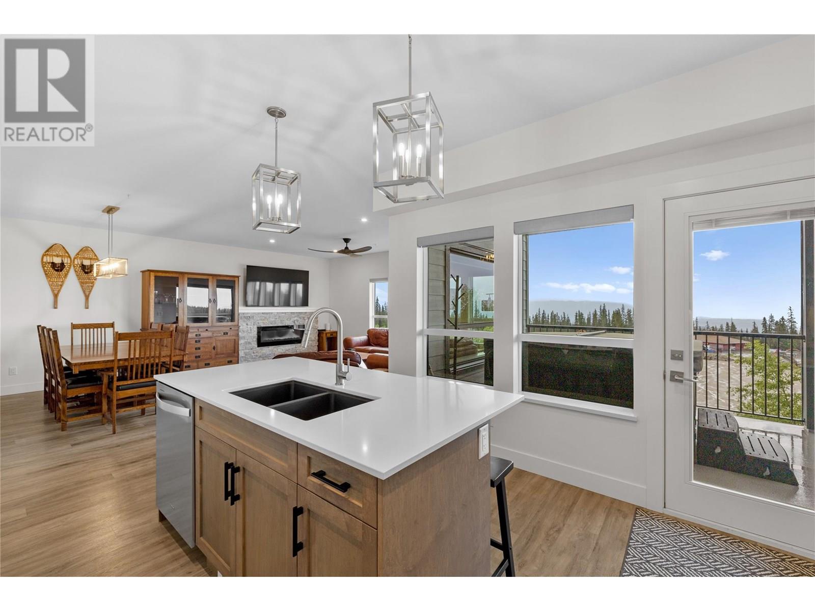 2D 5075 Snowbird Way, Big White