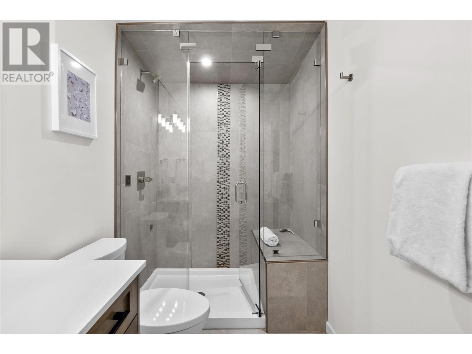 2D 5075 Snowbird Way, Big White