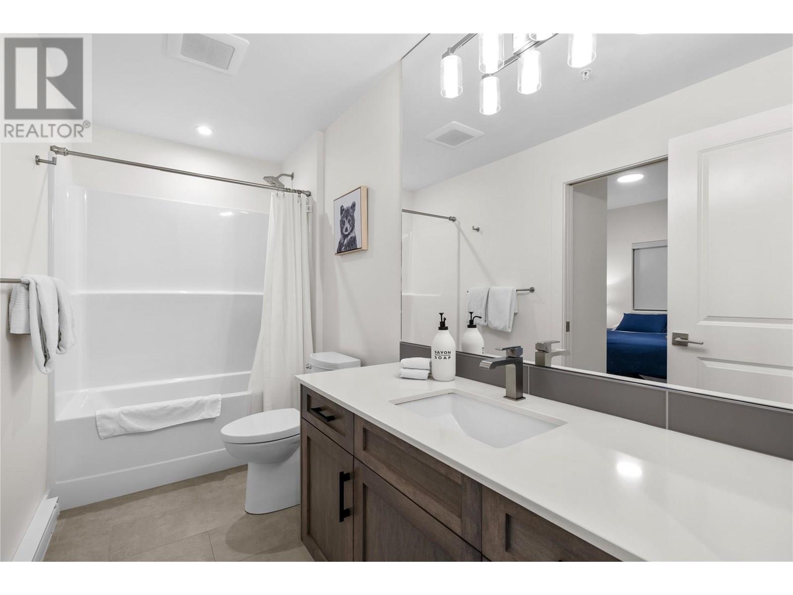 2D 5075 Snowbird Way, Big White