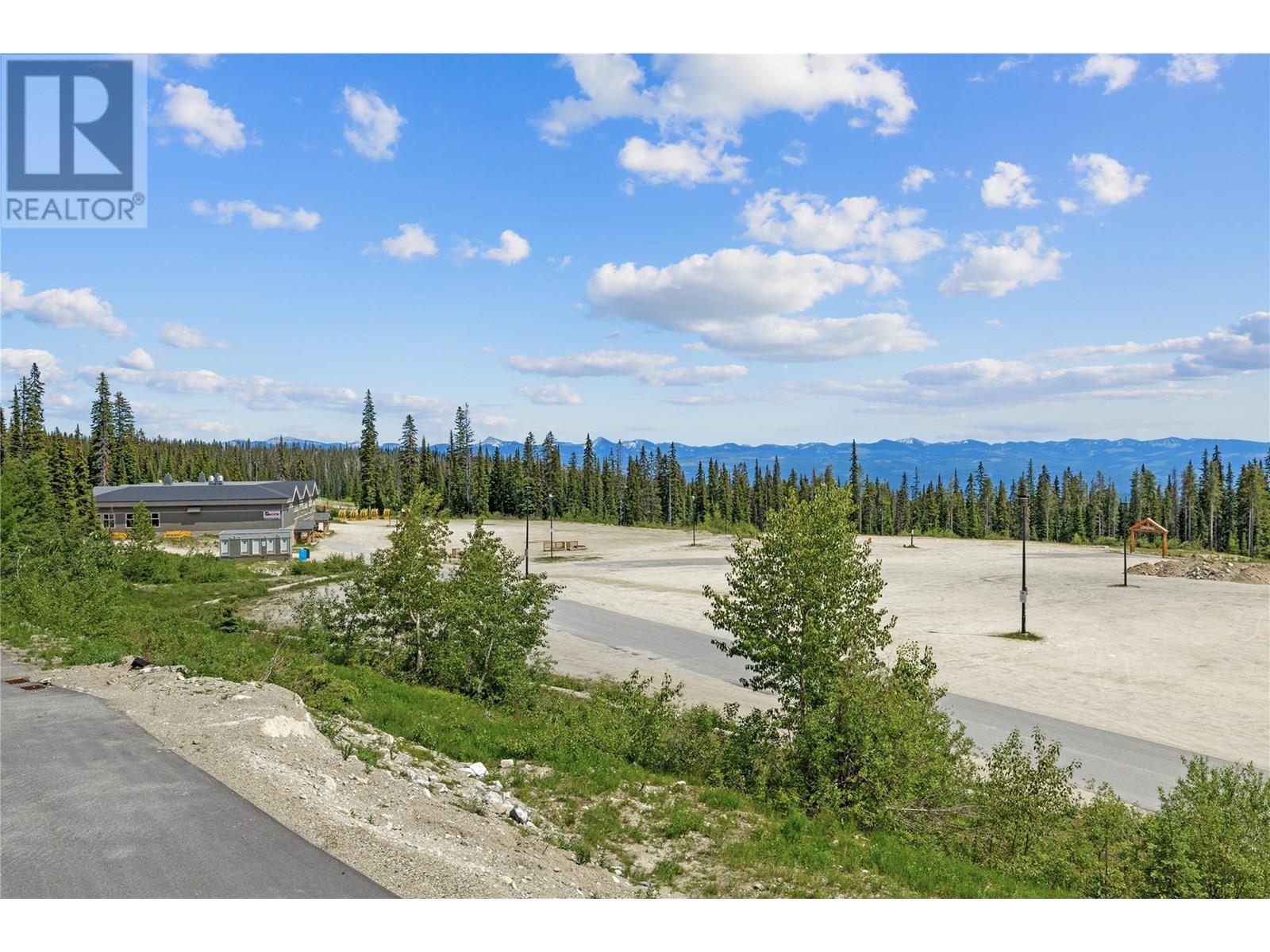 2D 5075 Snowbird Way, Big White
