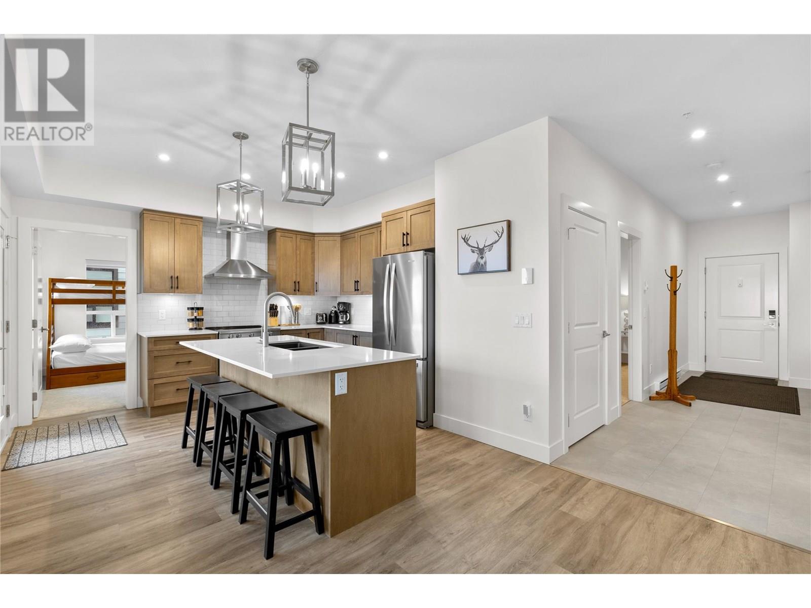 2D 5075 Snowbird Way, Big White