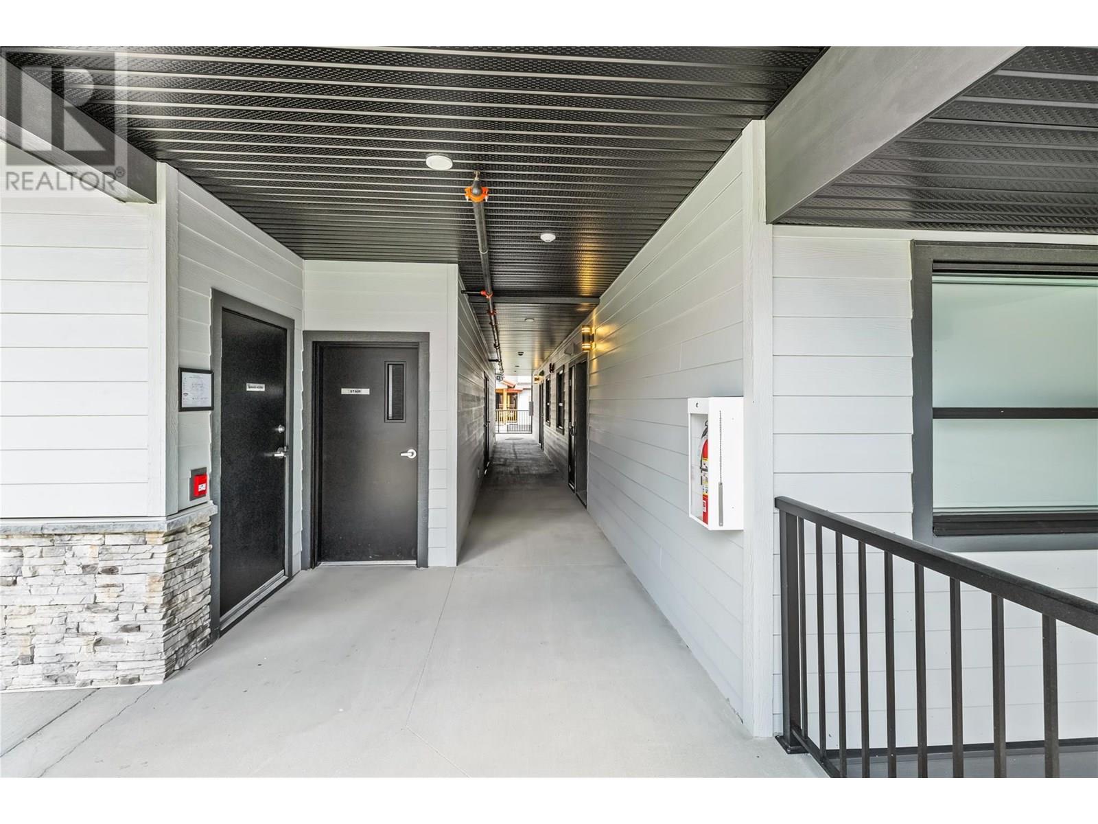 2D 5075 Snowbird Way, Big White