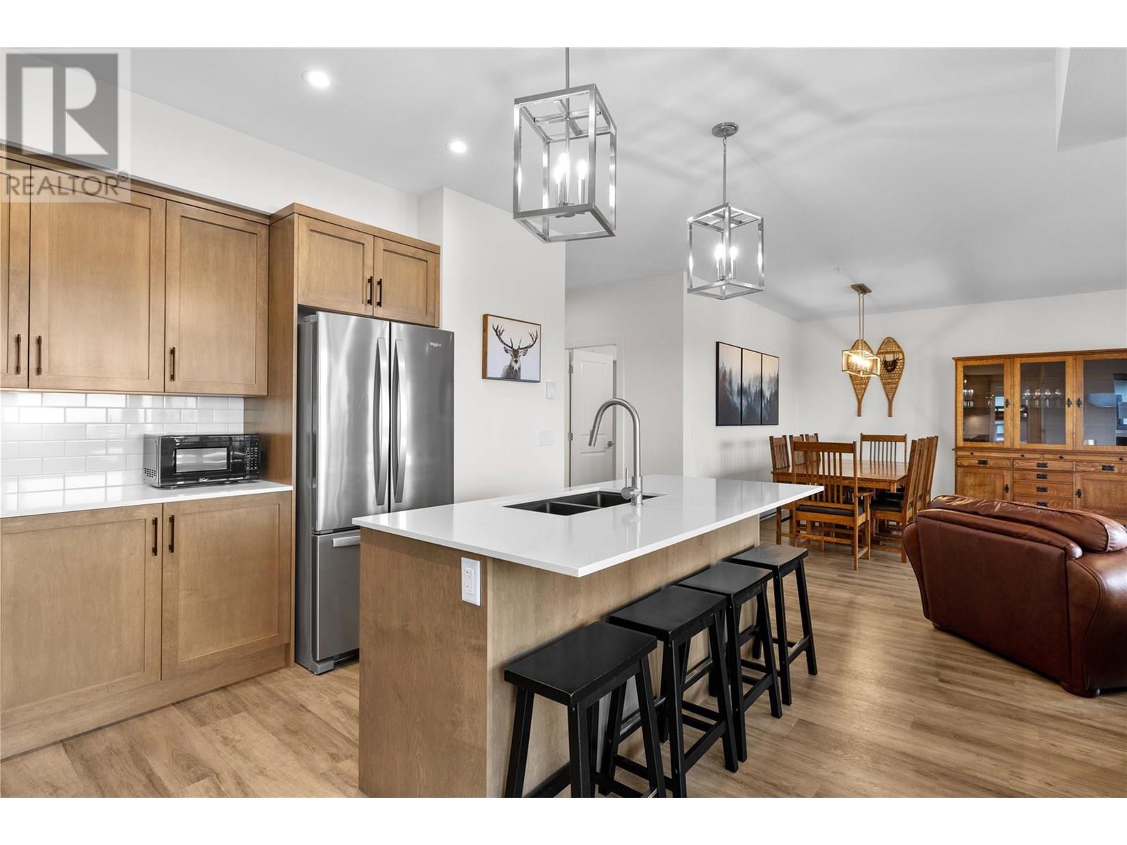 2D 5075 Snowbird Way, Big White