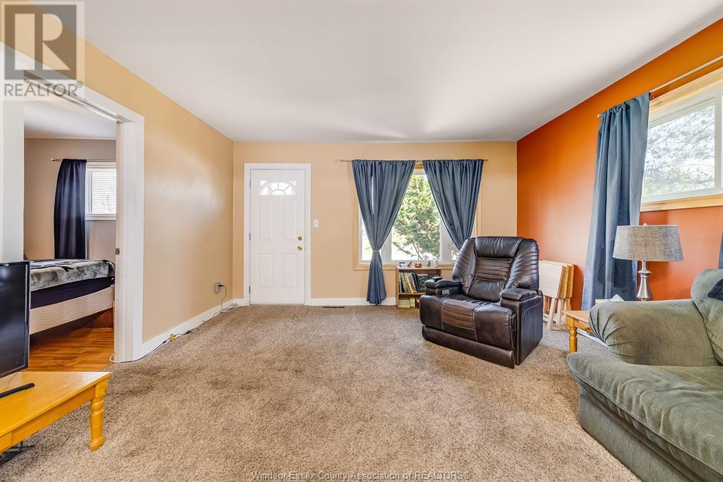 Photo 10 of 790 Maple Avenue, Lasalle ON