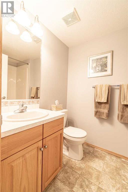 Single Family House for Sale in   Everstone Drive SW Evergreen Calgary 