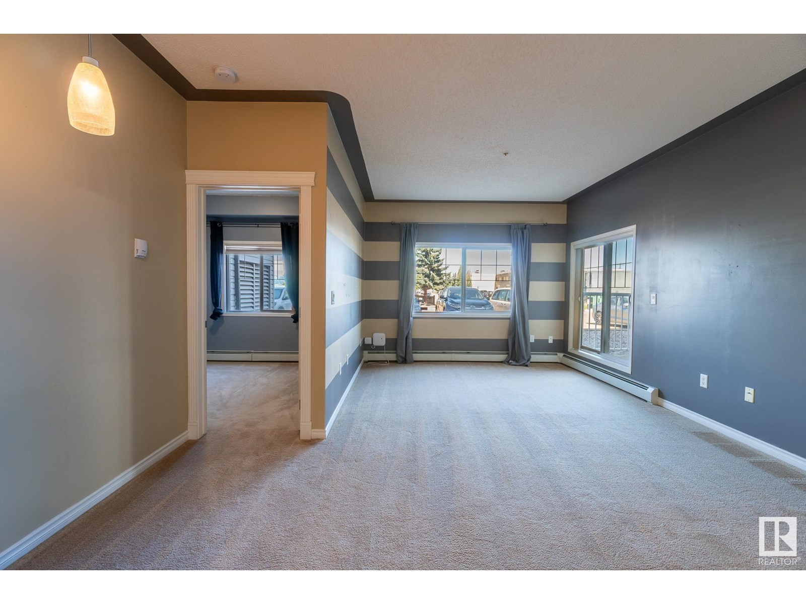 Photo 13 of 118 16807 100 Av Nw, Edmonton AB