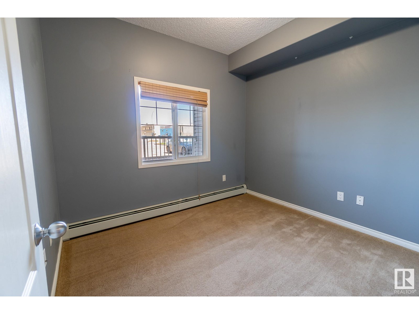 Photo 16 of 118 16807 100 Av Nw, Edmonton AB