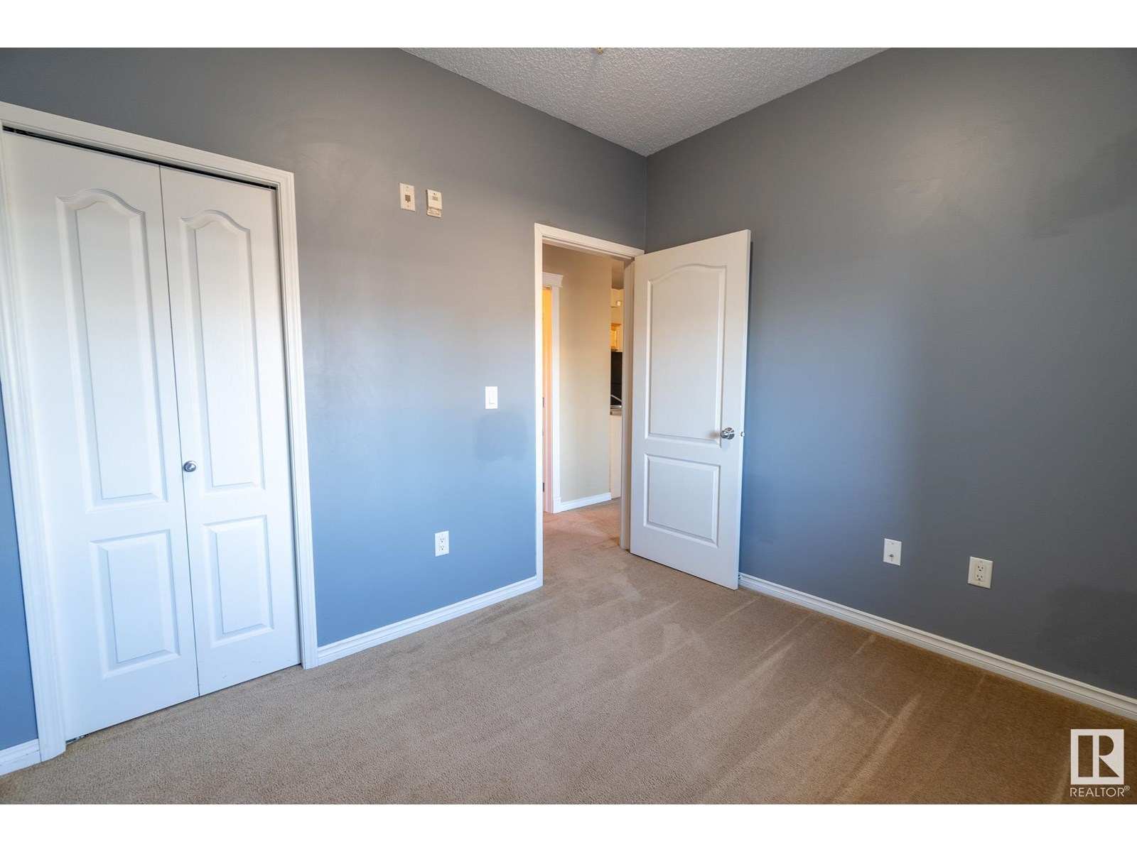 Photo 17 of 118 16807 100 Av Nw, Edmonton AB