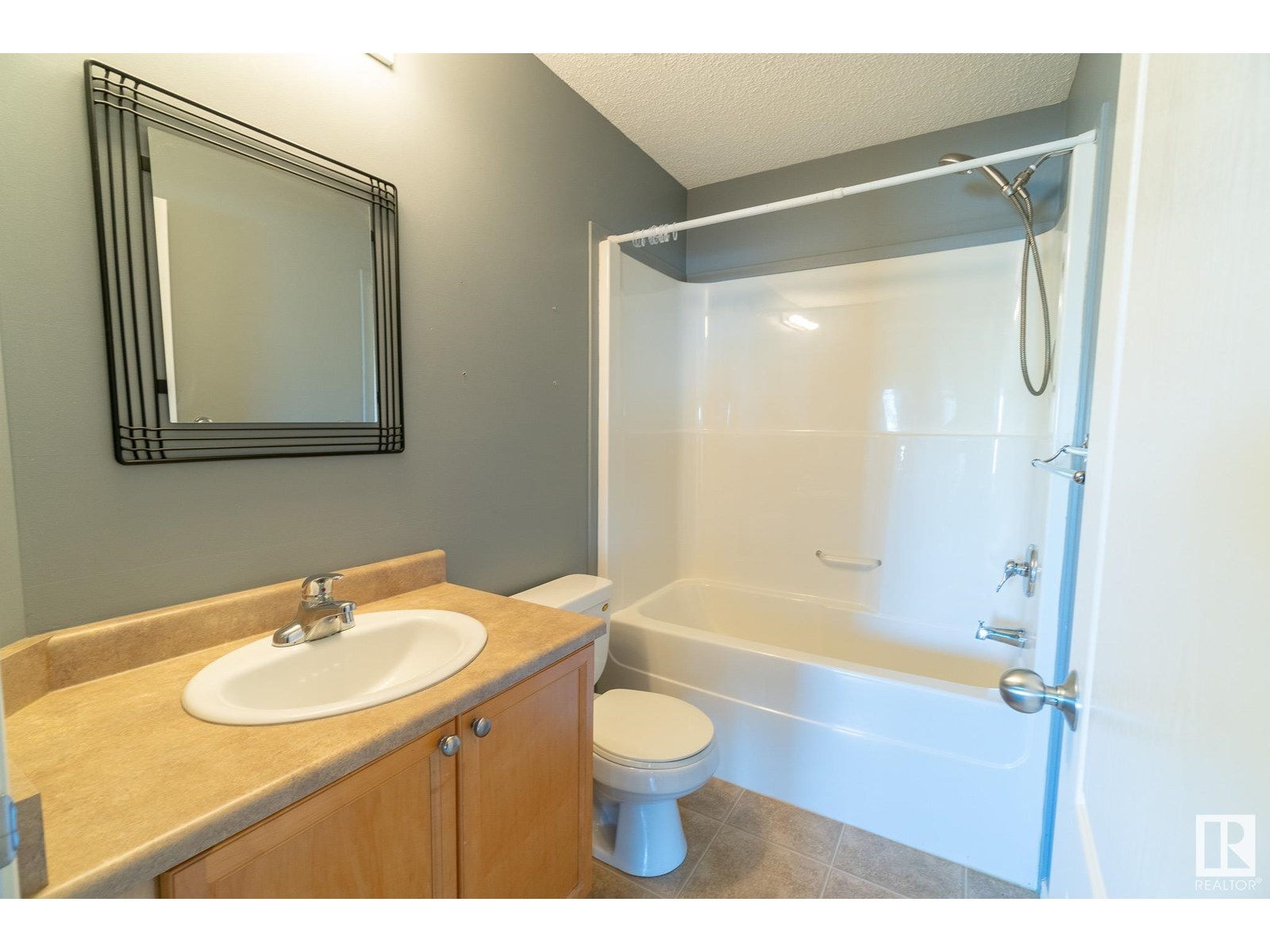 Photo 18 of 118 16807 100 Av Nw, Edmonton AB