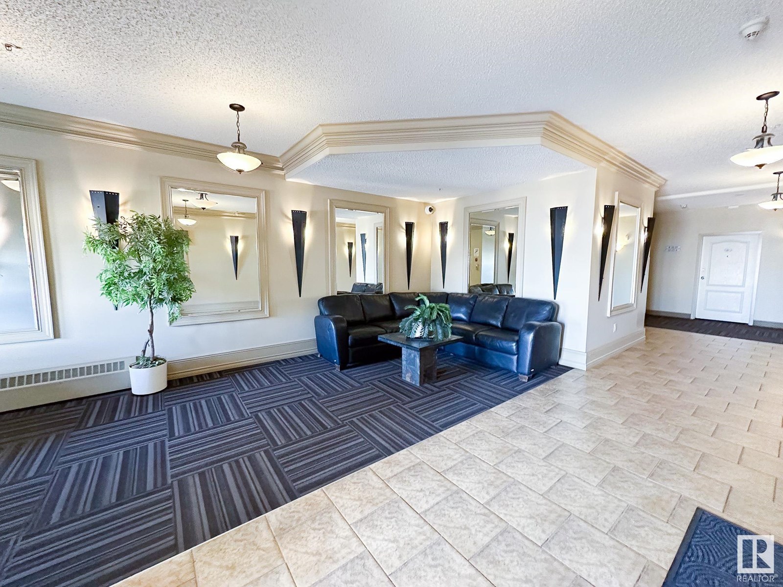 Photo 24 of 118 16807 100 Av Nw, Edmonton AB