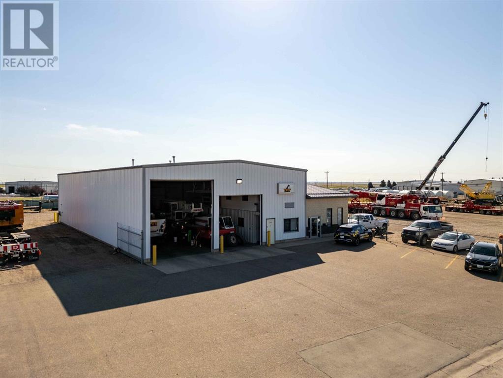 Photo 2 of 150 Saskatchewan Drive Ne, Redcliff AB