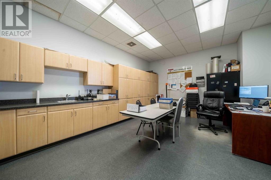 Photo 16 of 150 Saskatchewan Drive Ne, Redcliff AB