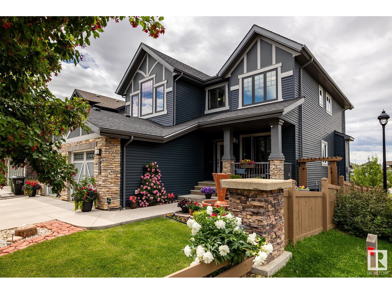 Photo 2 of 3134 Winspear Cr Sw, Edmonton AB