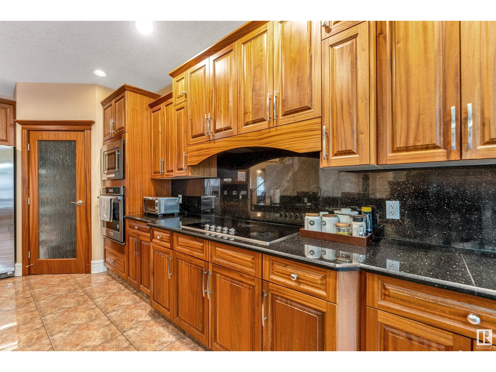 Photo 23 of 6807 18 Av Sw, Edmonton AB