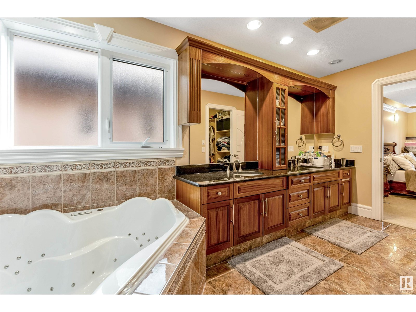 Photo 48 of 6807 18 Av Sw, Edmonton AB