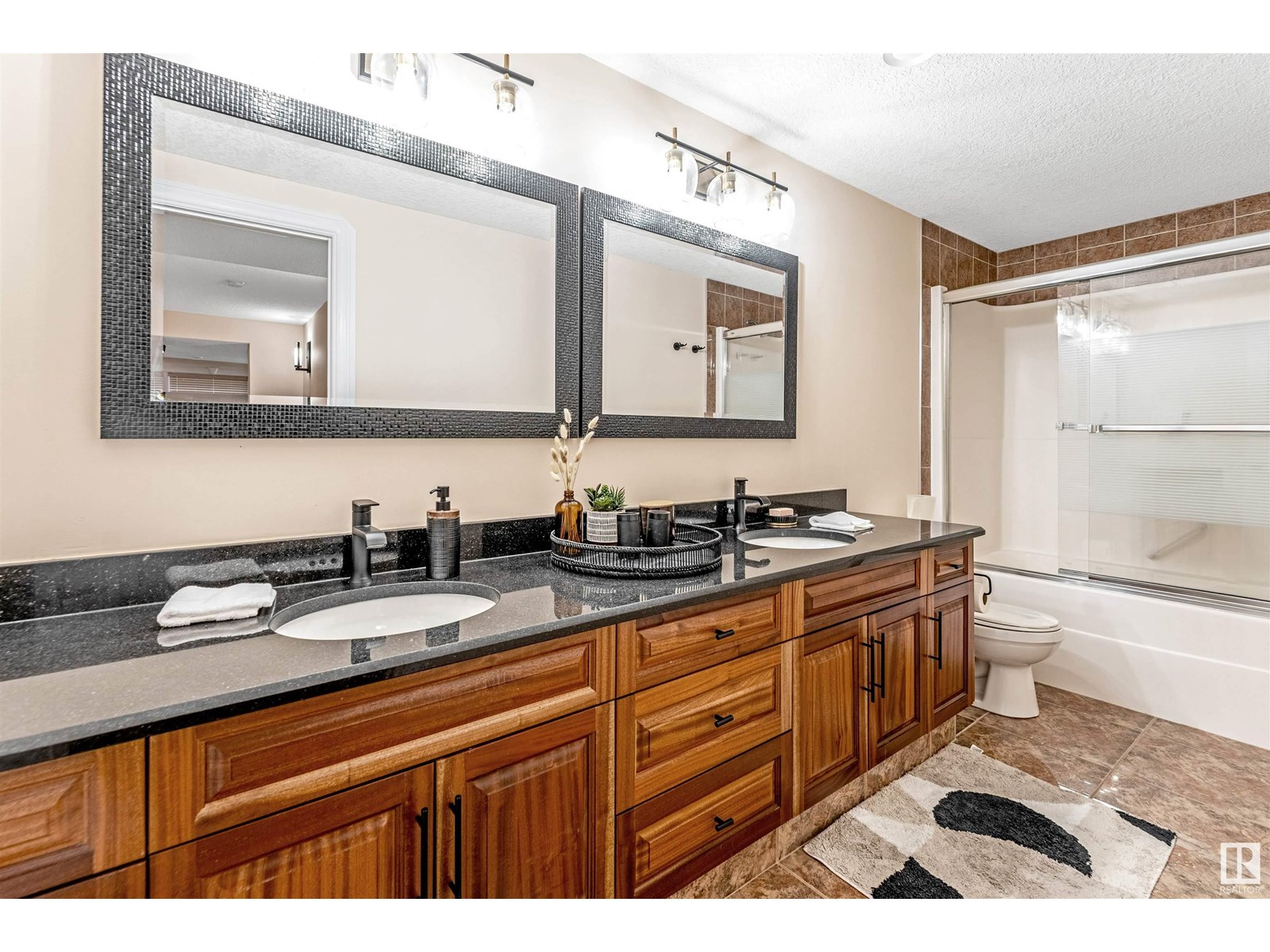 Photo 61 of 6807 18 Av Sw, Edmonton AB