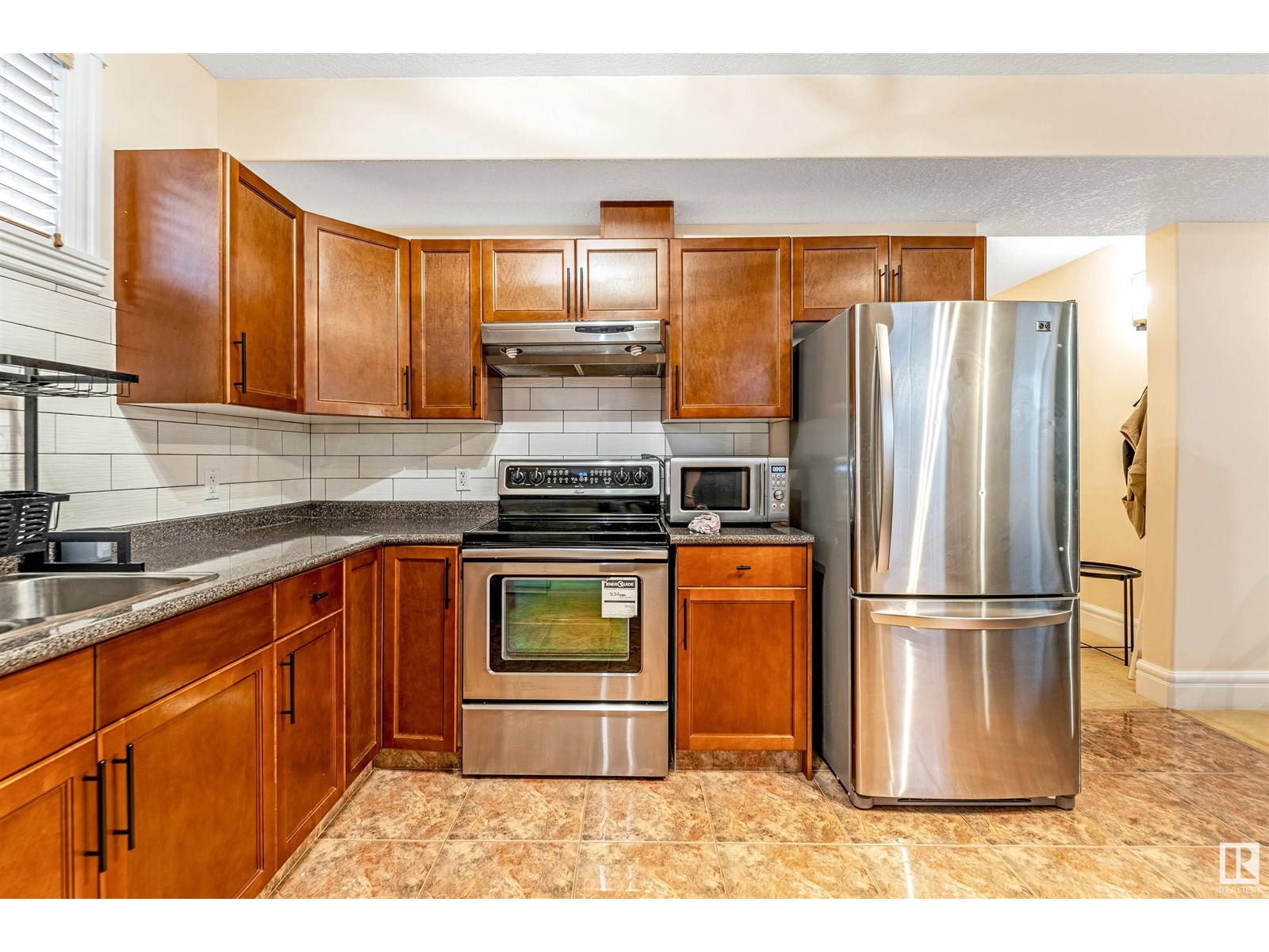 Photo 71 of 6807 18 Av Sw, Edmonton AB