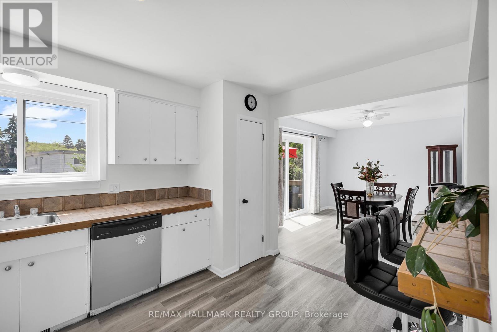 Photo 8 of 81 Reynolds Drive, Brockville ON