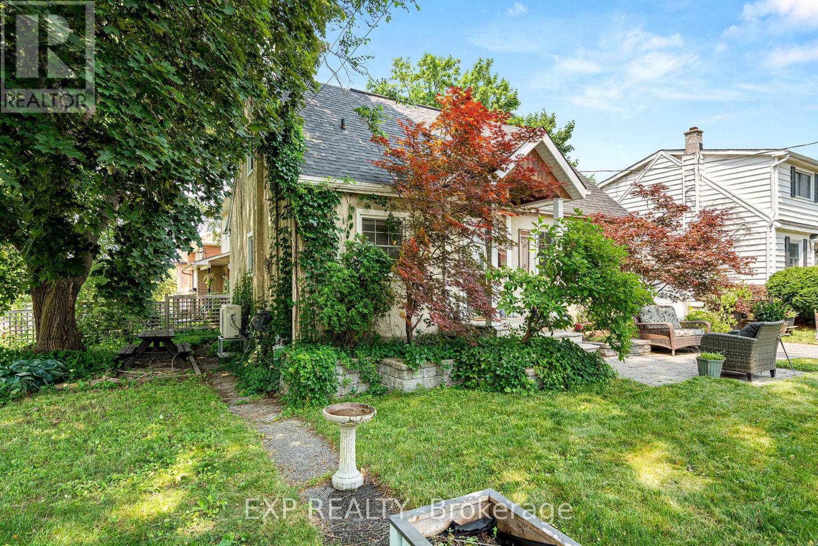 Photo 6 of 421 Greenwood Avenue, Ottawa ON