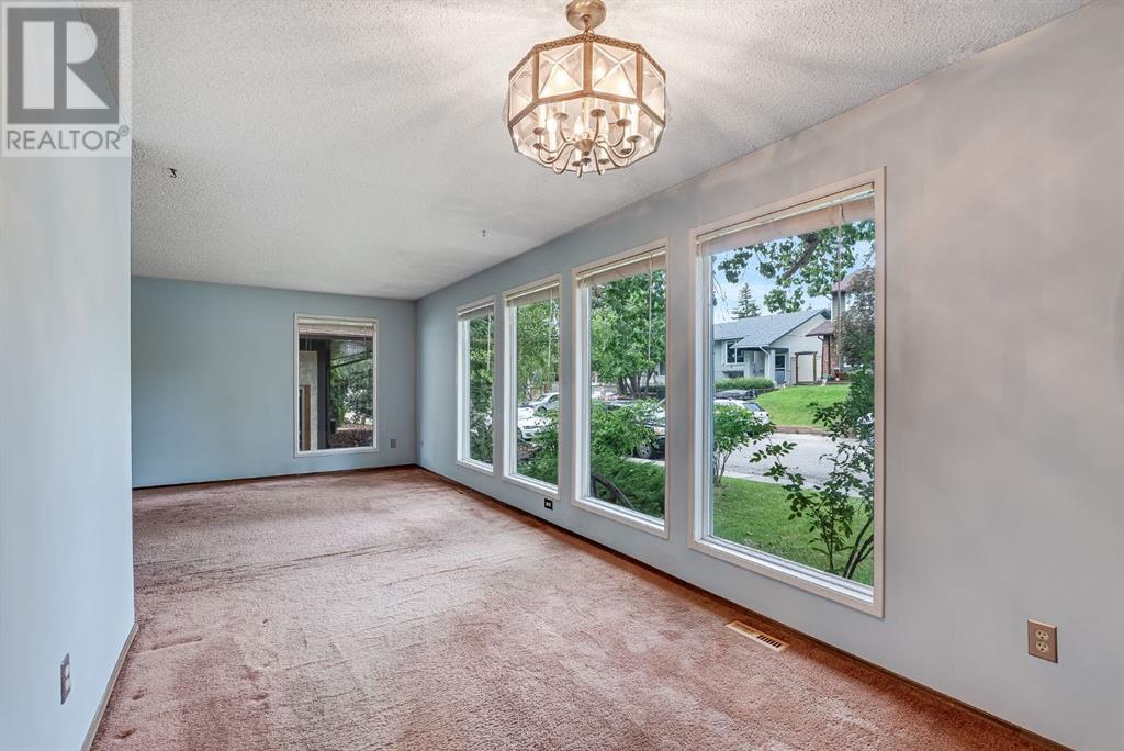 Single Family House 4 Level for Sale in  Edgeford Road NW Edgemont Calgary 