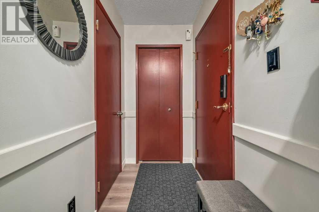 Single Family House for Sale in   Midridge Drive SE Midnapore Calgary 