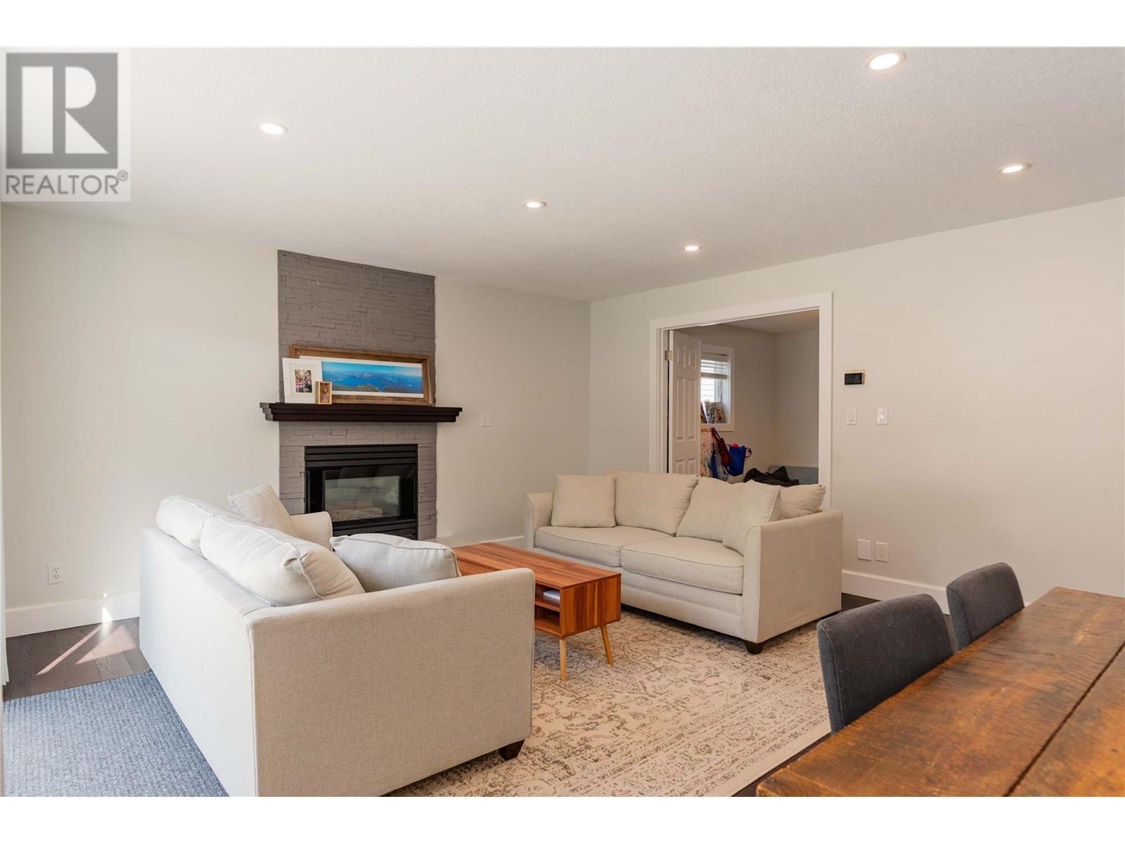 3410 Windsor Place, Castlegar