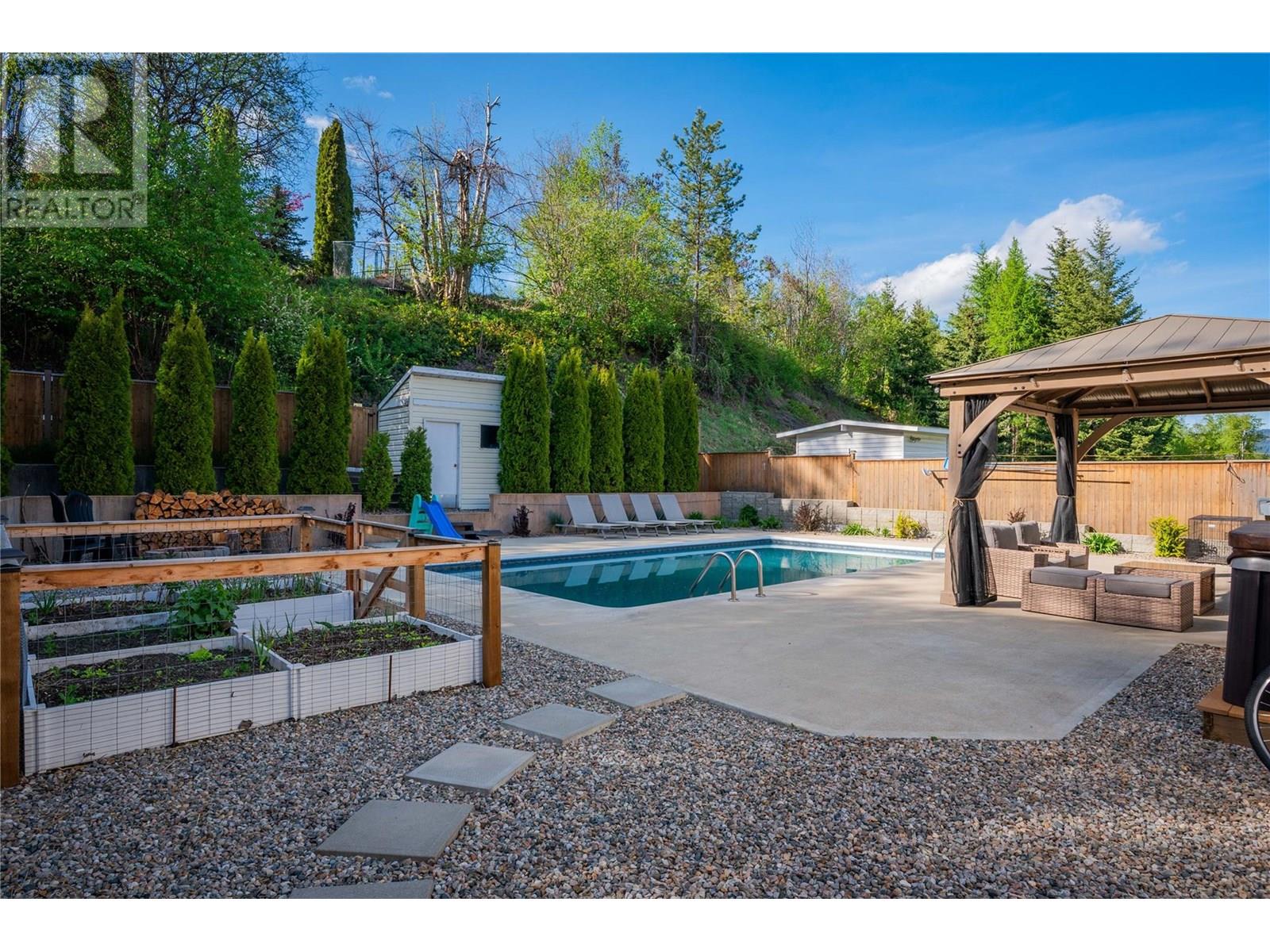 3410 Windsor Place, Castlegar