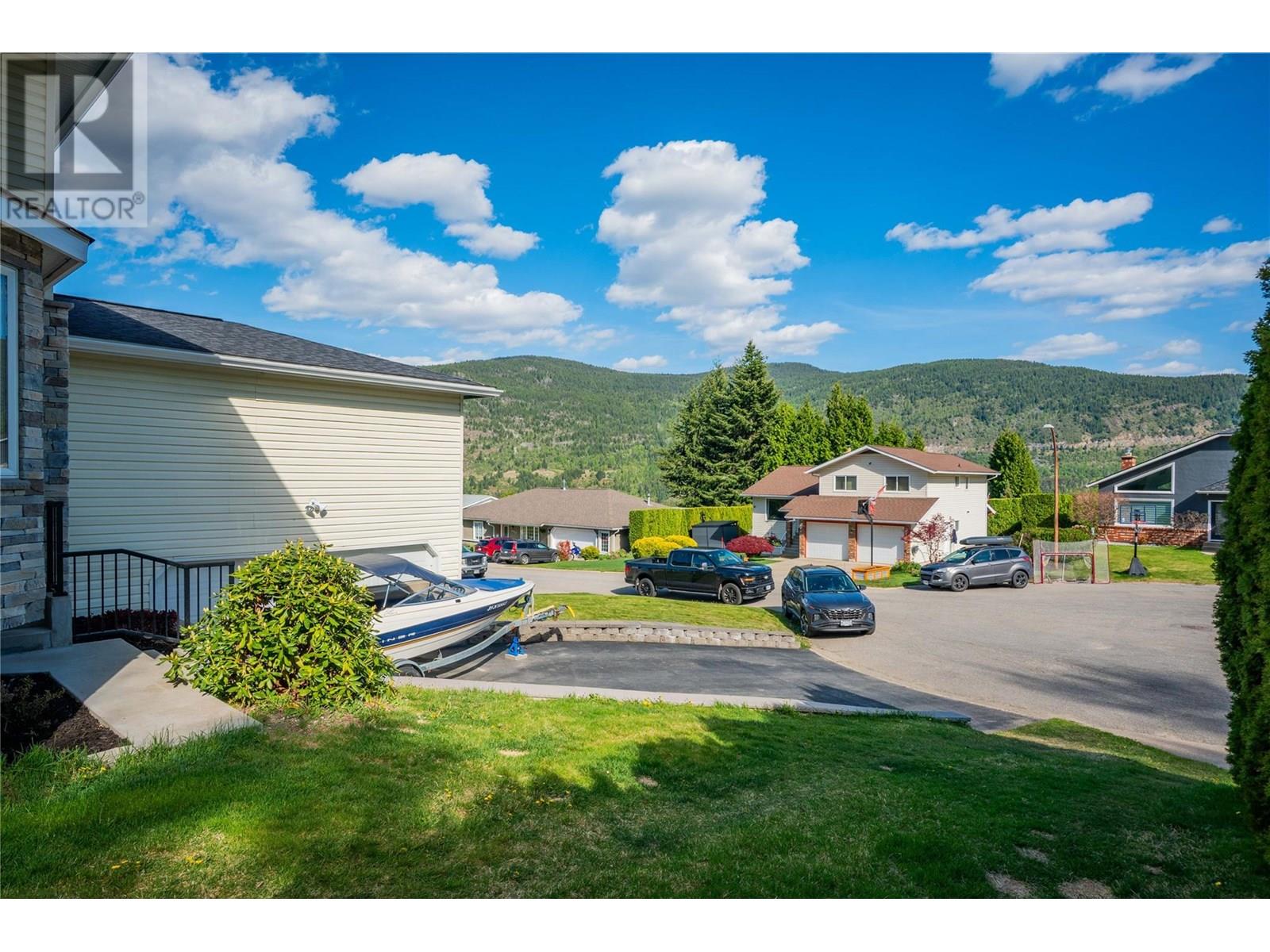 3410 Windsor Place, Castlegar