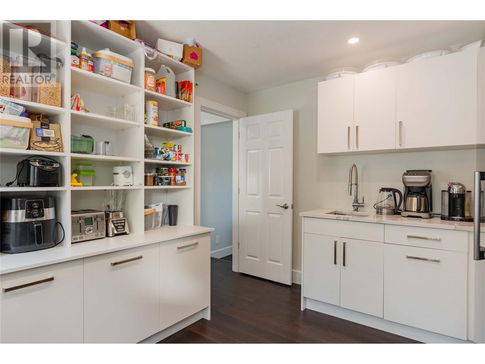 3410 Windsor Place, Castlegar