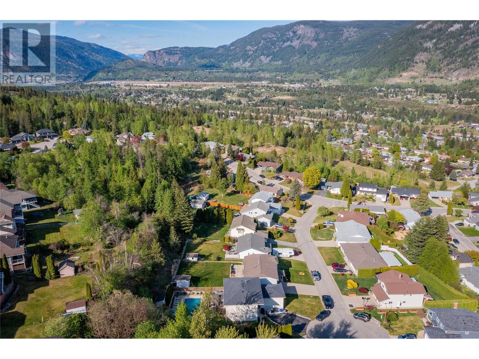 3410 Windsor Place, Castlegar