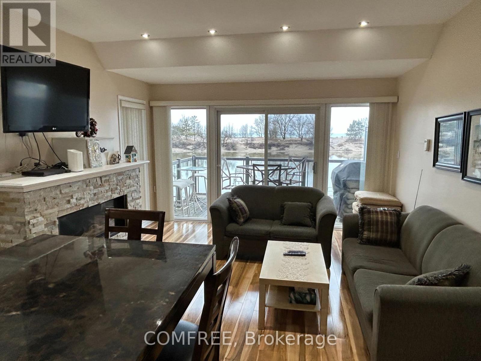 Photo 9 of 1 216 River Road E, Wasaga Beach ON