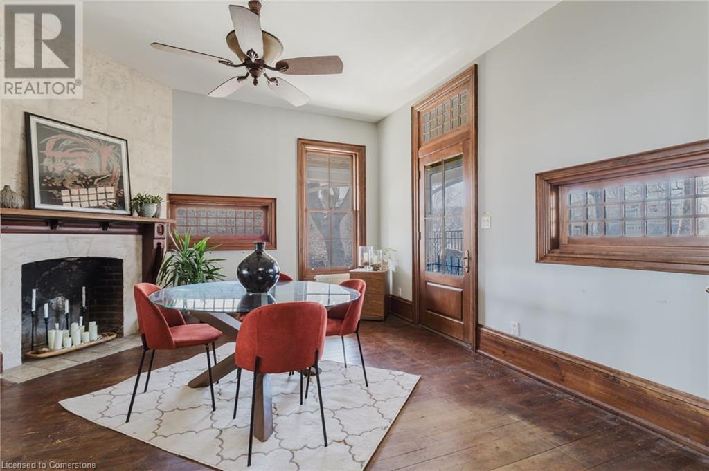 Photo 3 of 957 Beach Boulevard, Hamilton ON