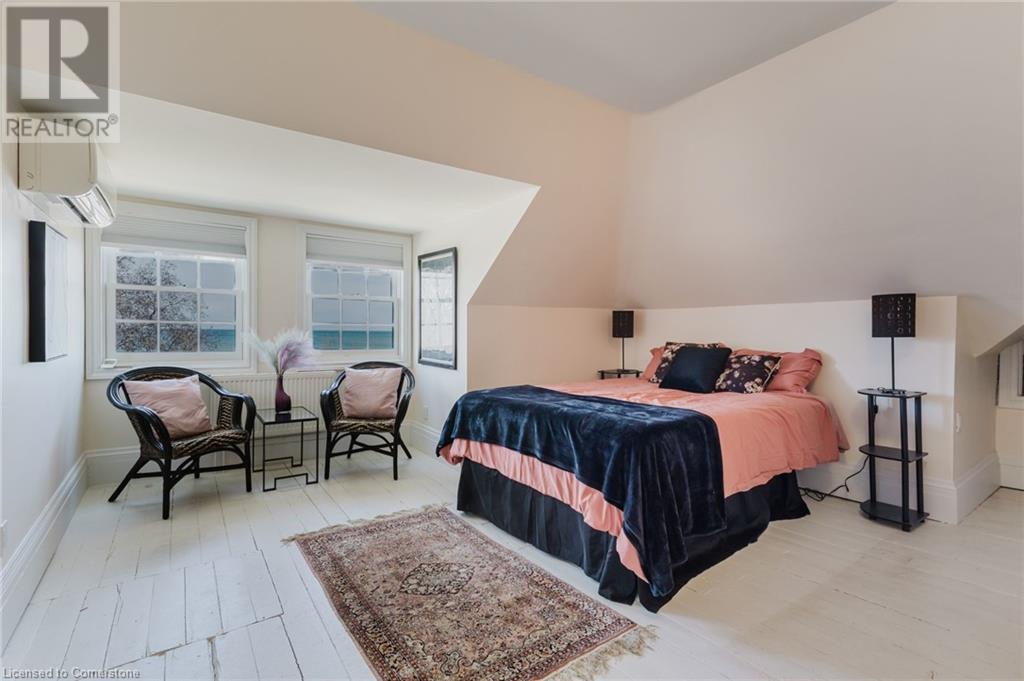 Photo 32 of 957 Beach Boulevard, Hamilton ON