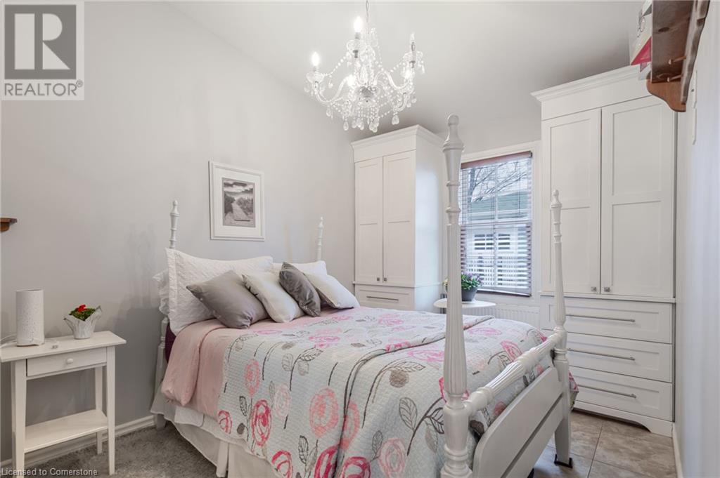 Photo 7 of 957 Beach Boulevard, Hamilton ON