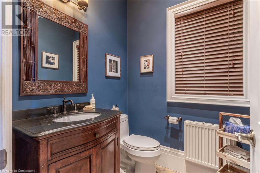 Photo 25 of 957 Beach Boulevard, Hamilton ON