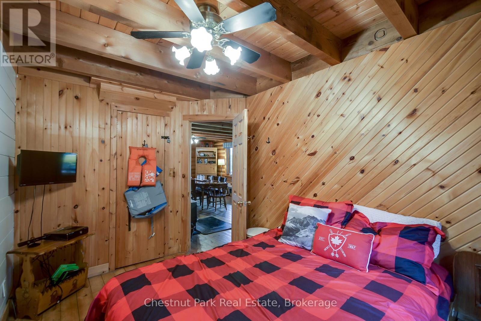 Photo 18 of 30 Mcvittie Island, Bracebridge ON