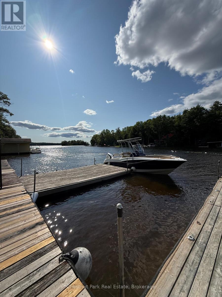 Photo 16 of 30 Mcvittie Island, Bracebridge ON