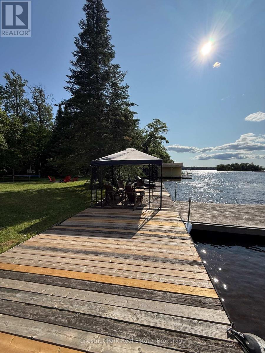 Photo 3 of 30 Mcvittie Island, Bracebridge ON