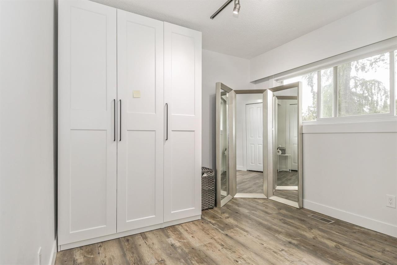 Photo 12 of 20334 38 A Avenue, Langley BC