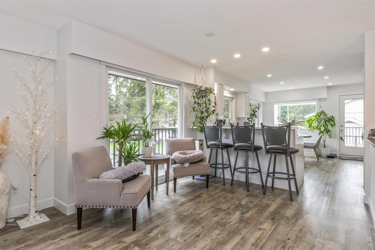 Photo 5 of 20334 38 A Avenue, Langley BC