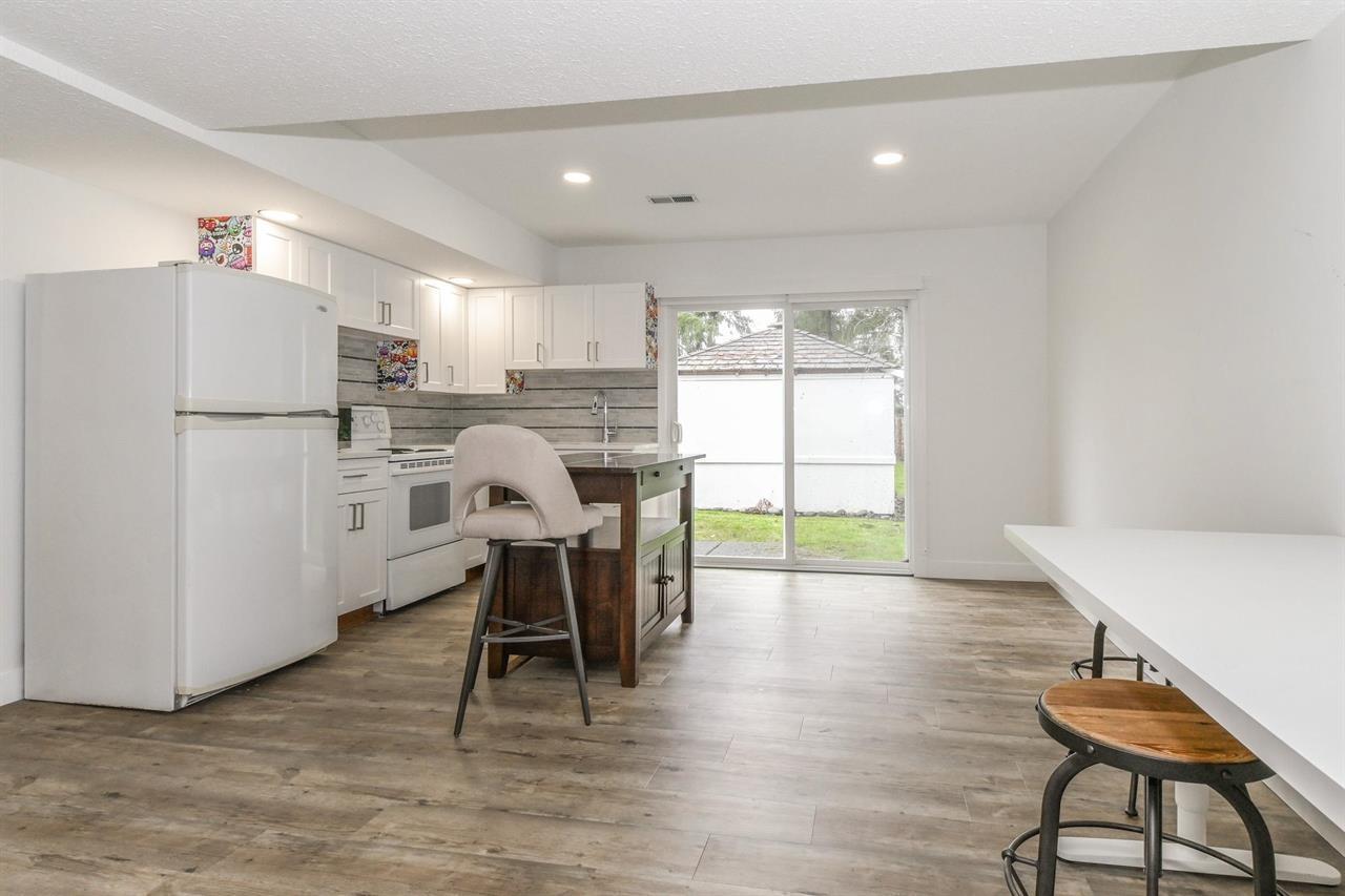 Photo 18 of 20334 38 A Avenue, Langley BC