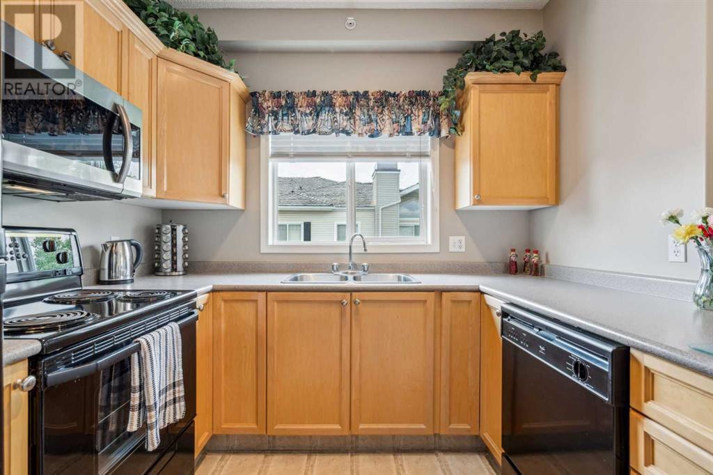 Single Family House for Sale in   Rocky Vista Park NW Rocky Ridge Calgary 