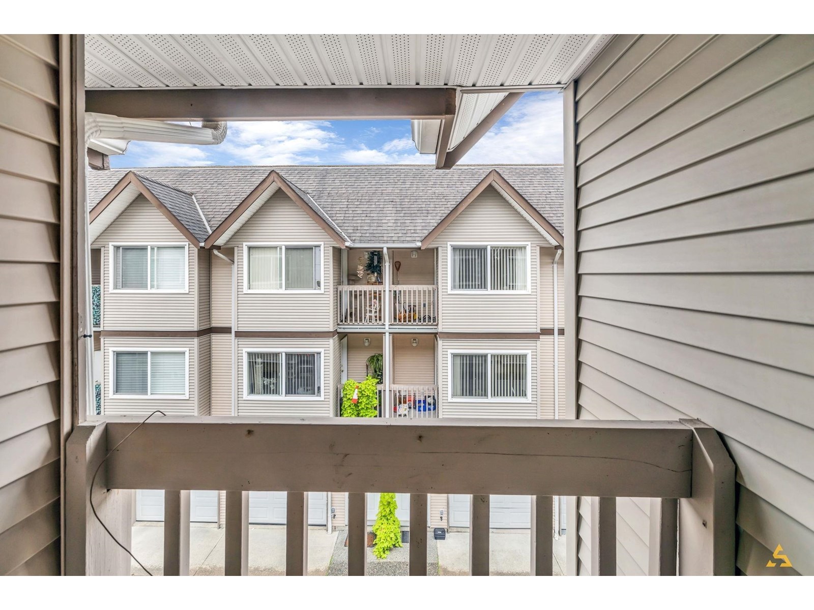 Photo 11 of 112 19700 56 Avenue, Langley BC